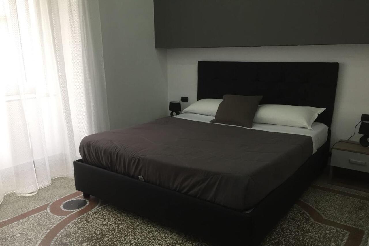 Mb95 - Mezzocannone Luxurious Bed&Breakfast Neapel Exterior foto