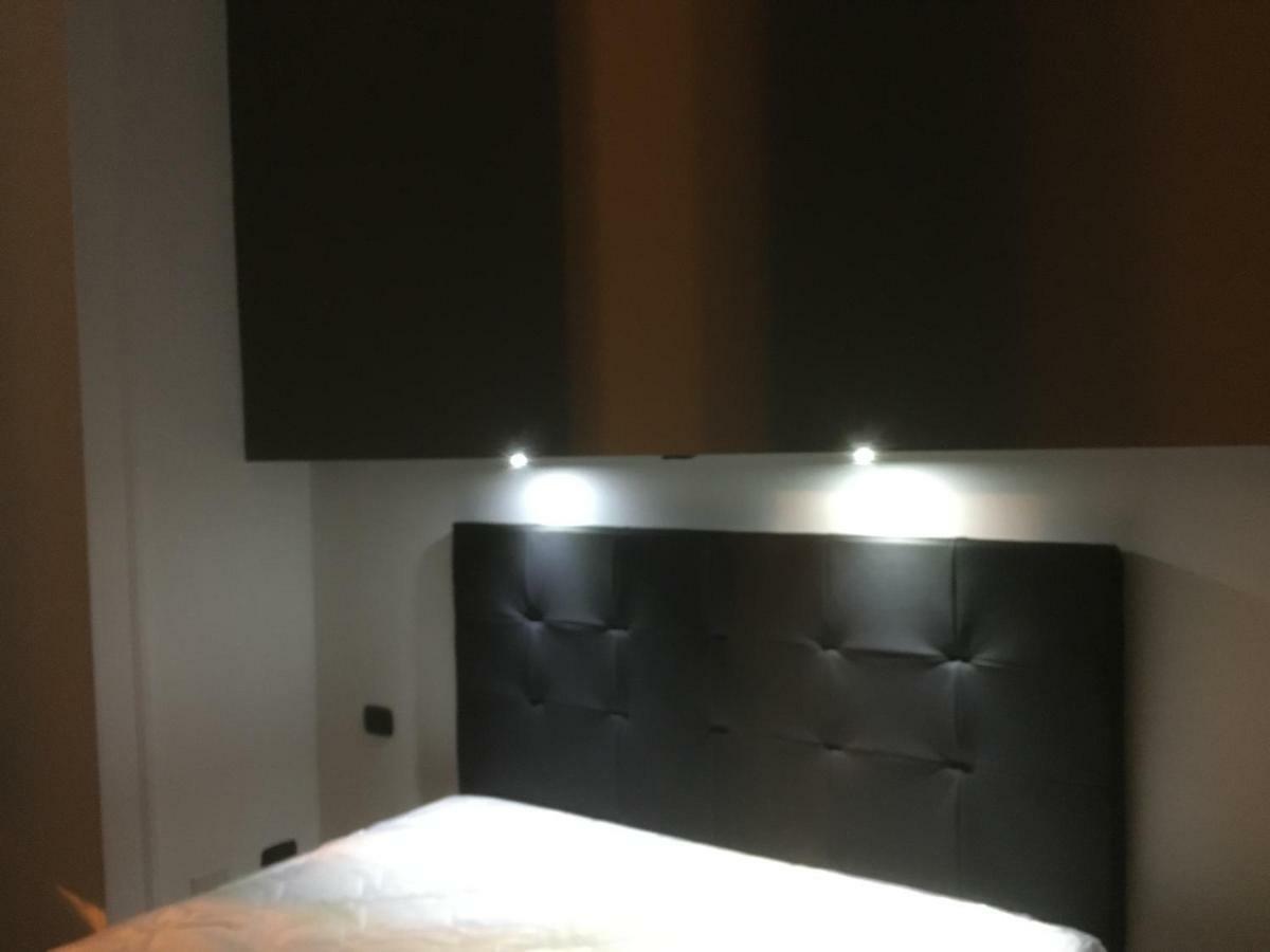 Mb95 - Mezzocannone Luxurious Bed&Breakfast Neapel Exterior foto