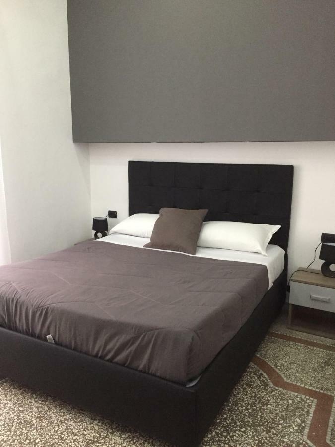 Mb95 - Mezzocannone Luxurious Bed&Breakfast Neapel Exterior foto